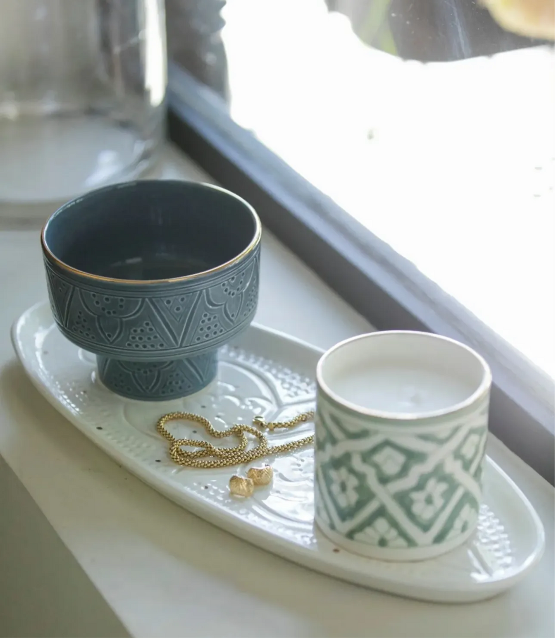 Mini Moroccan Footed Bowl – Embossed Ceramic with Gold Rim