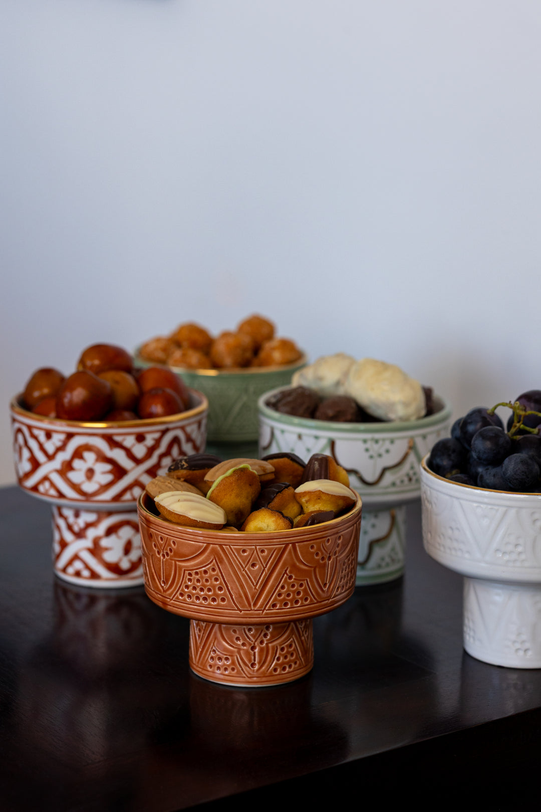 Mini Moroccan Footed Bowl – Embossed Ceramic with Gold Rim
